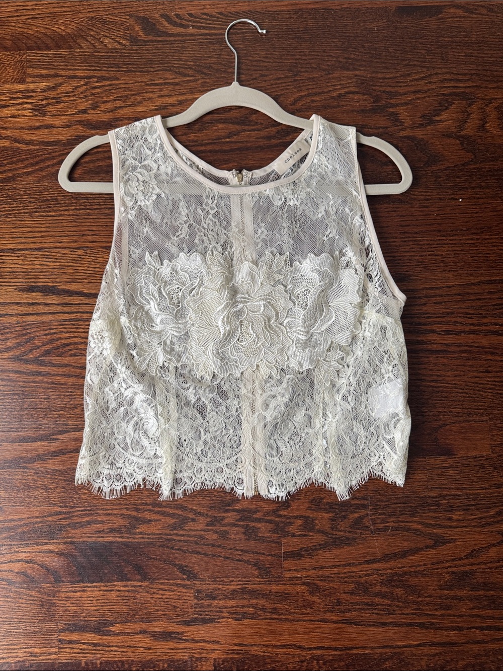 Sleeveless Ivory Lace Crop Top - Brand: